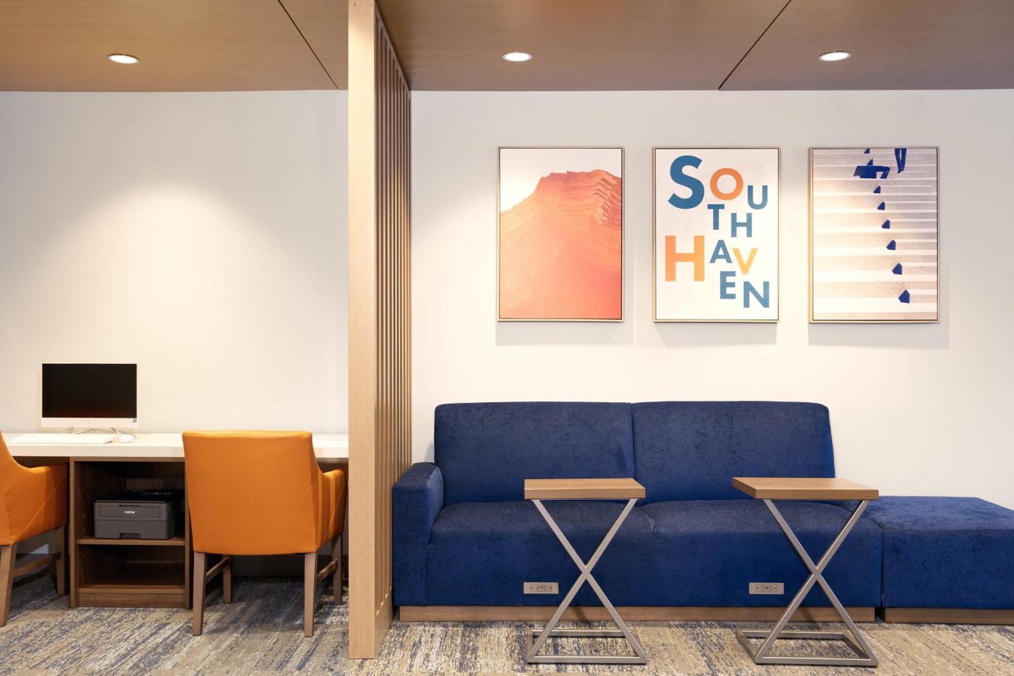 Holiday Inn Express Hotel & Suites Terre Haute By Ihg Buitenkant foto