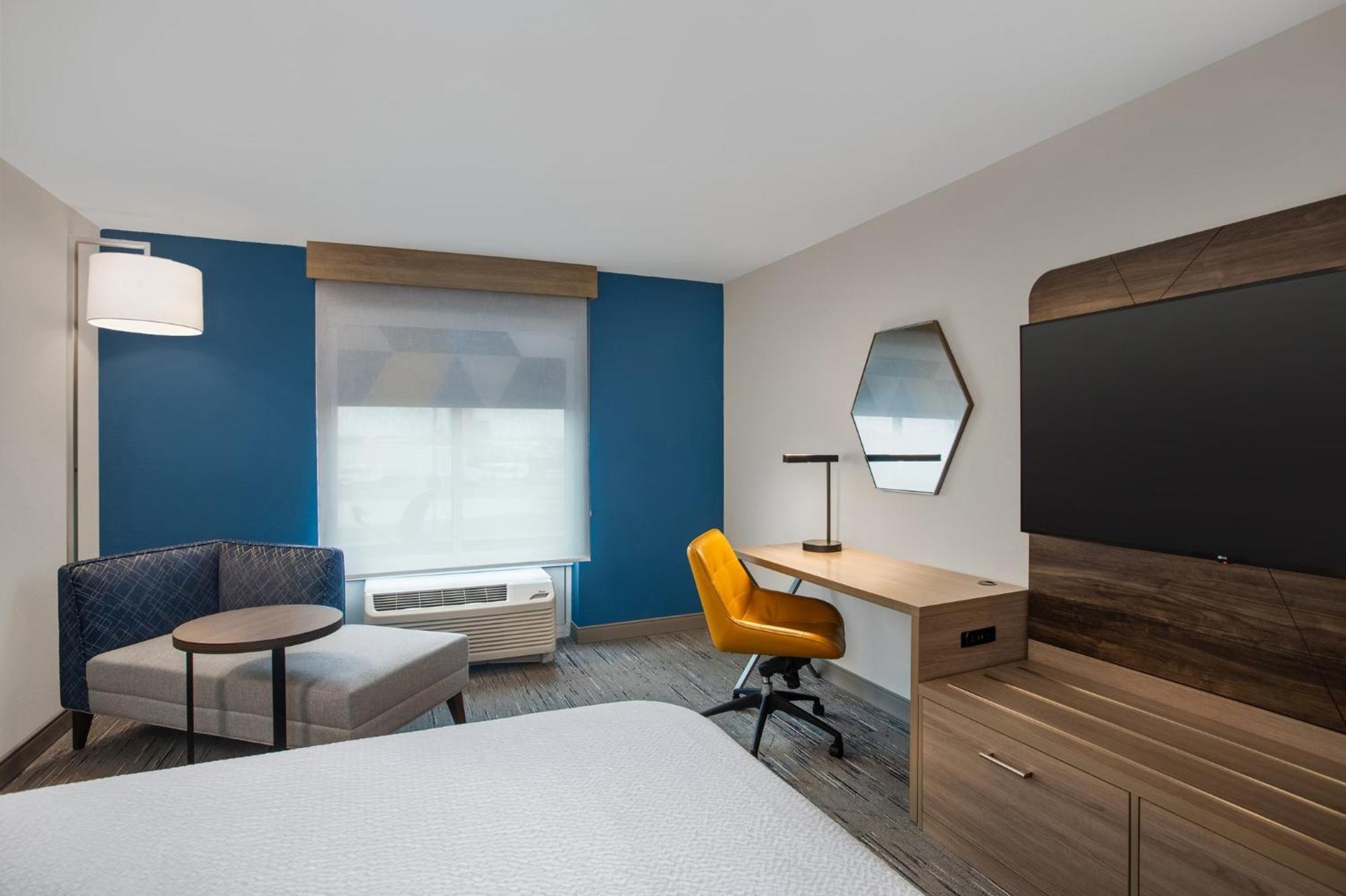 Holiday Inn Express Hotel & Suites Terre Haute By Ihg Buitenkant foto