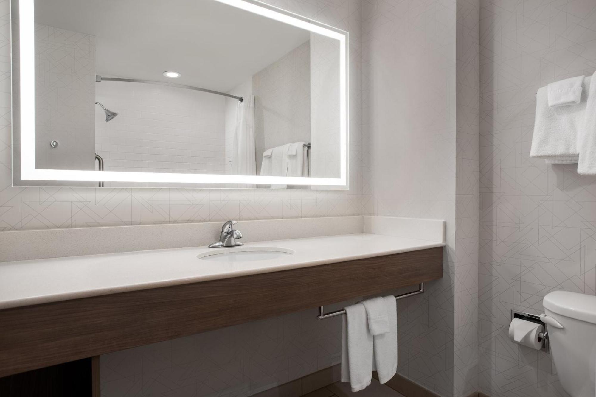 Holiday Inn Express Hotel & Suites Terre Haute By Ihg Buitenkant foto