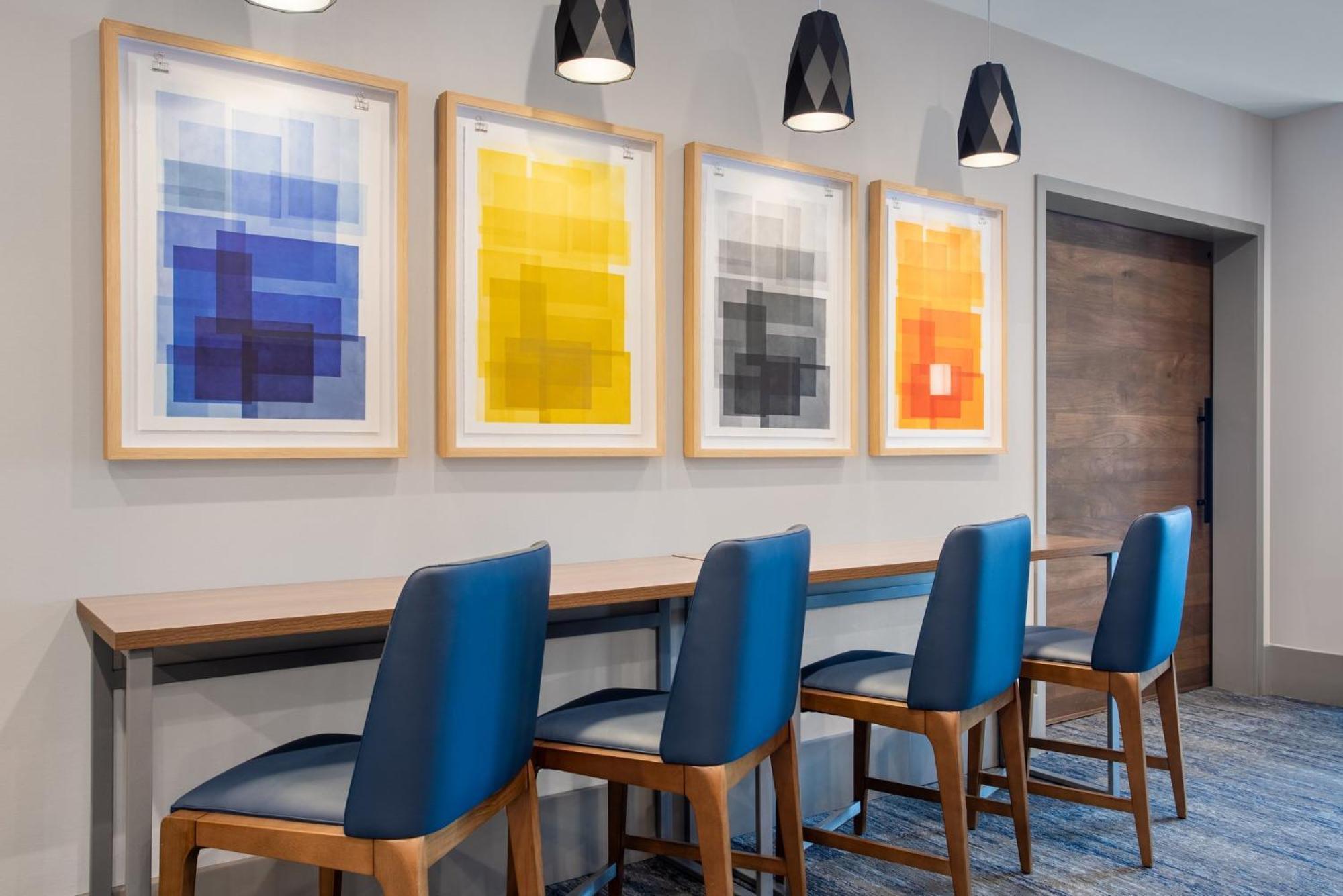 Holiday Inn Express Hotel & Suites Terre Haute By Ihg Buitenkant foto
