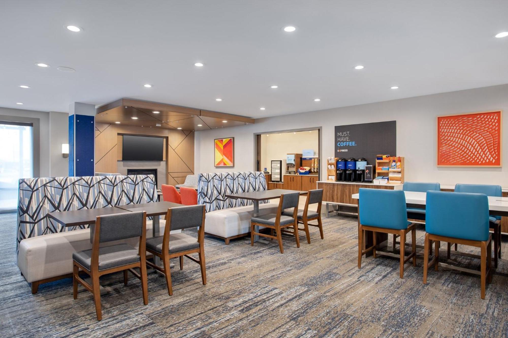 Holiday Inn Express Hotel & Suites Terre Haute By Ihg Buitenkant foto