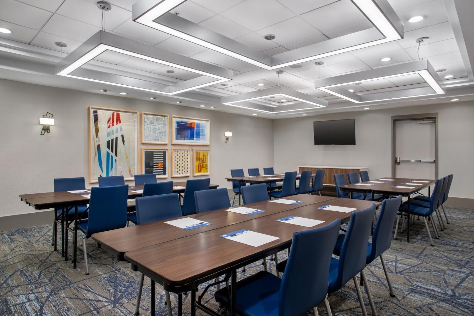 Holiday Inn Express Hotel & Suites Terre Haute By Ihg Buitenkant foto
