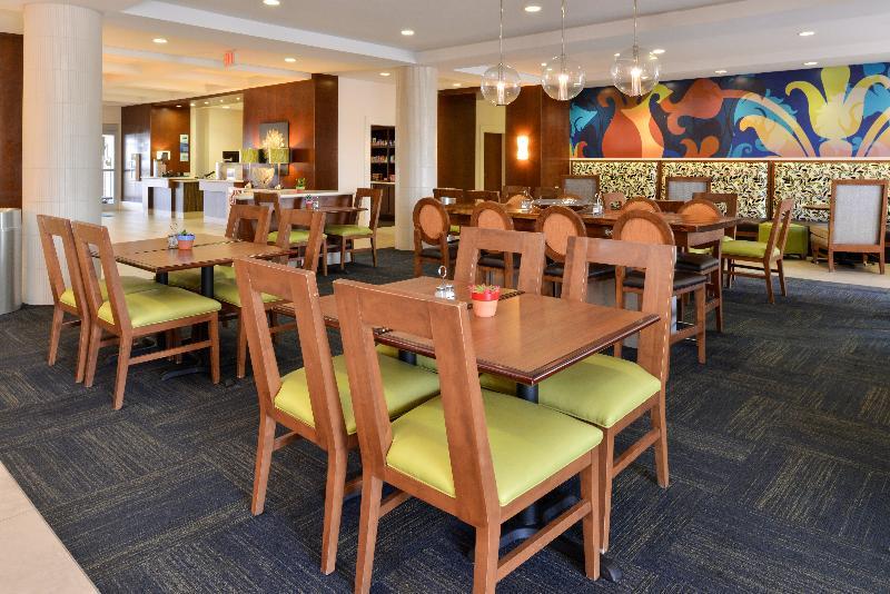 Holiday Inn Express Hotel & Suites Terre Haute By Ihg Buitenkant foto